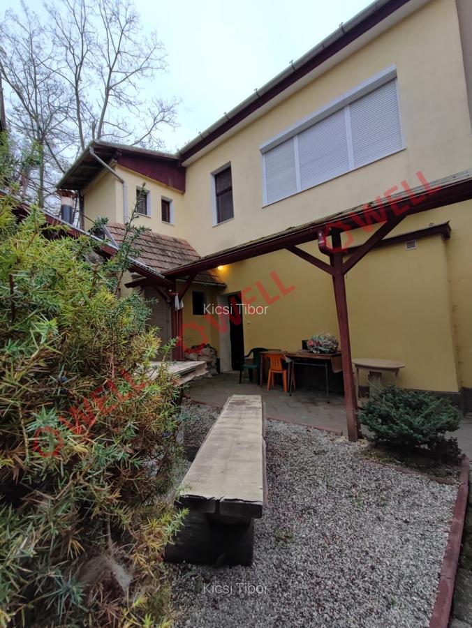 Casă cu 13 camere în Vâlcele - 8