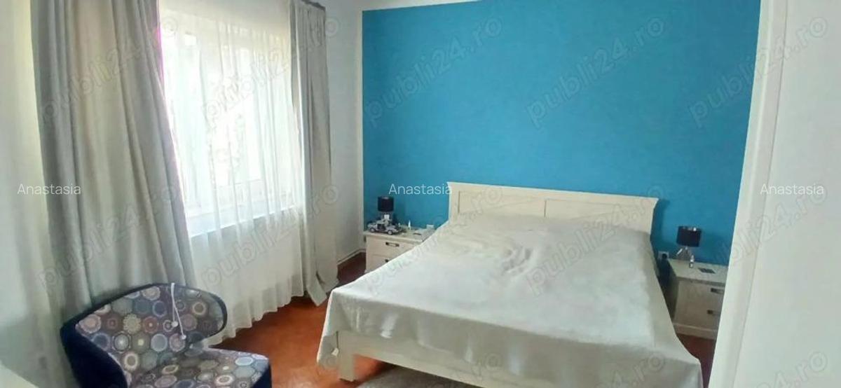 Proprietate cu doua case, curte intima ?i poten?ial excelent zona Velen?a, Oradea - 2