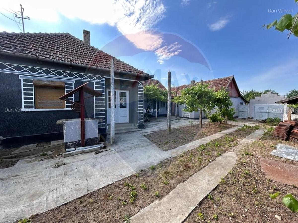 Casă cu 5 camere în Tulca - 1