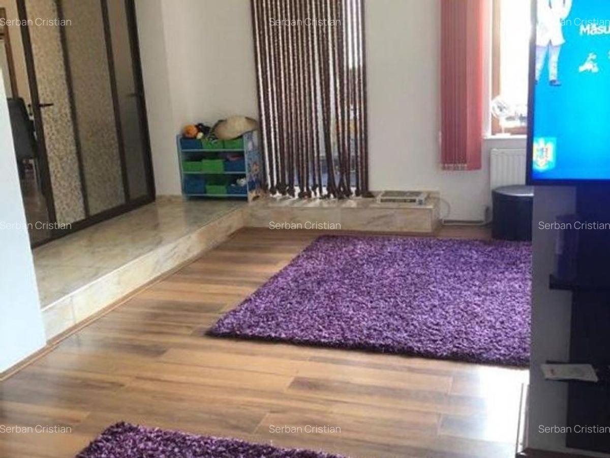 Afumati vila 8 camere , teren 1300 mp , piscina - 16