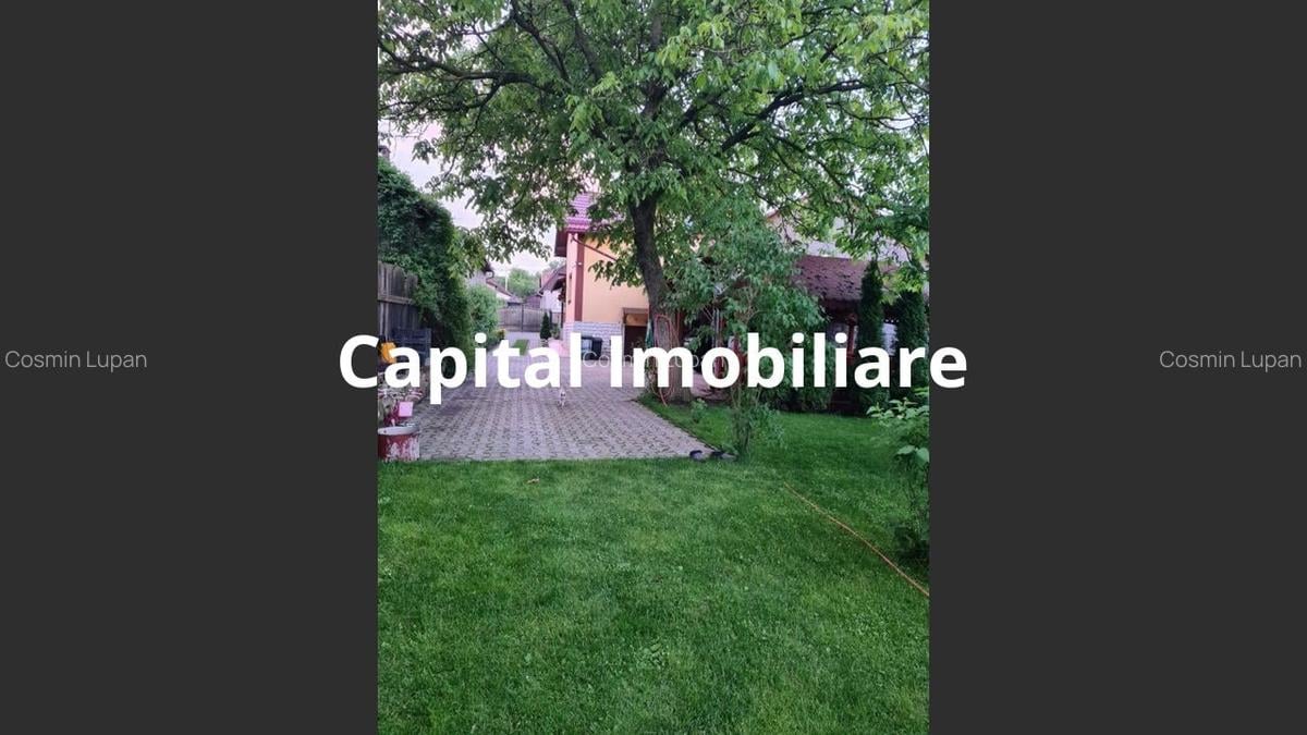 Vilă de vânzare, 7 Camere, 350 mp, Saula - 1