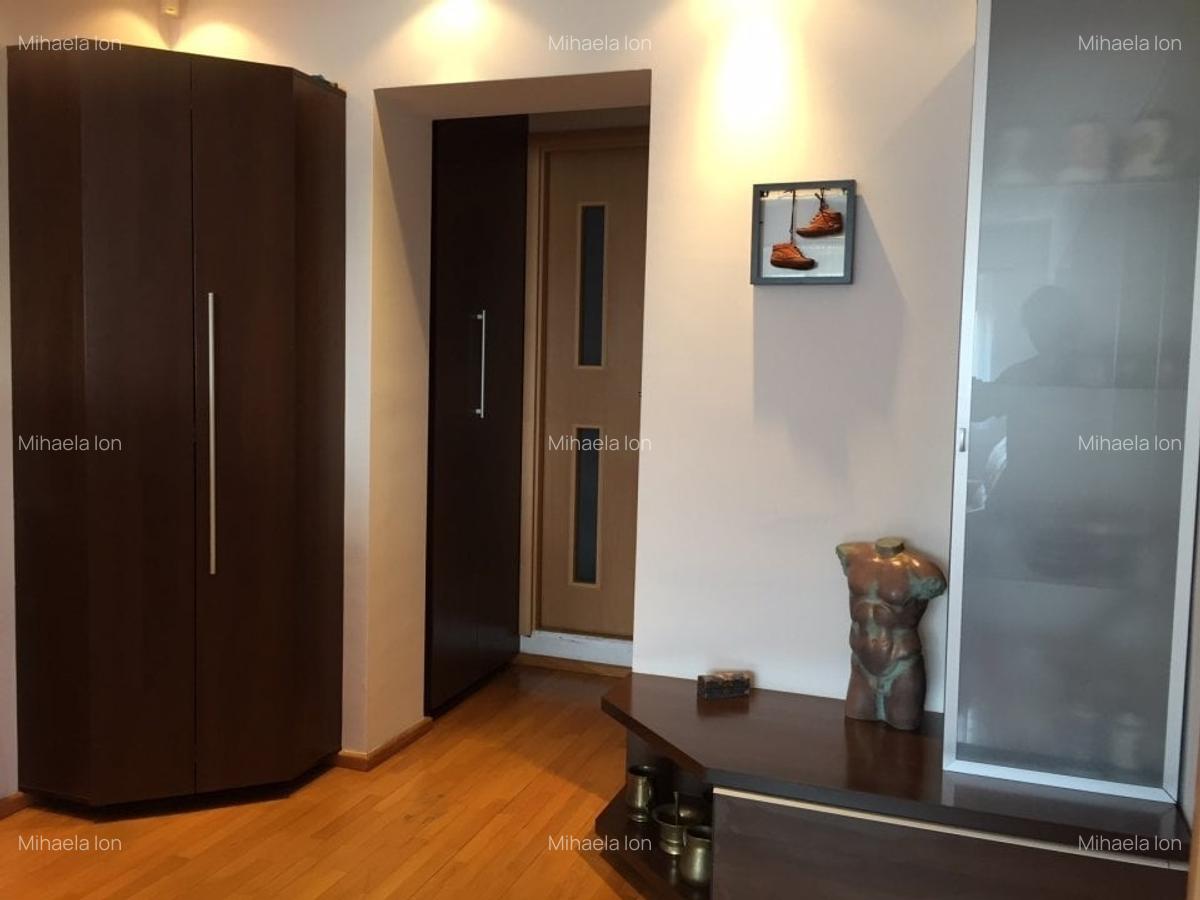 Apartament cu 3 camere semidecomandat, mobilat în Văcăresti - 4