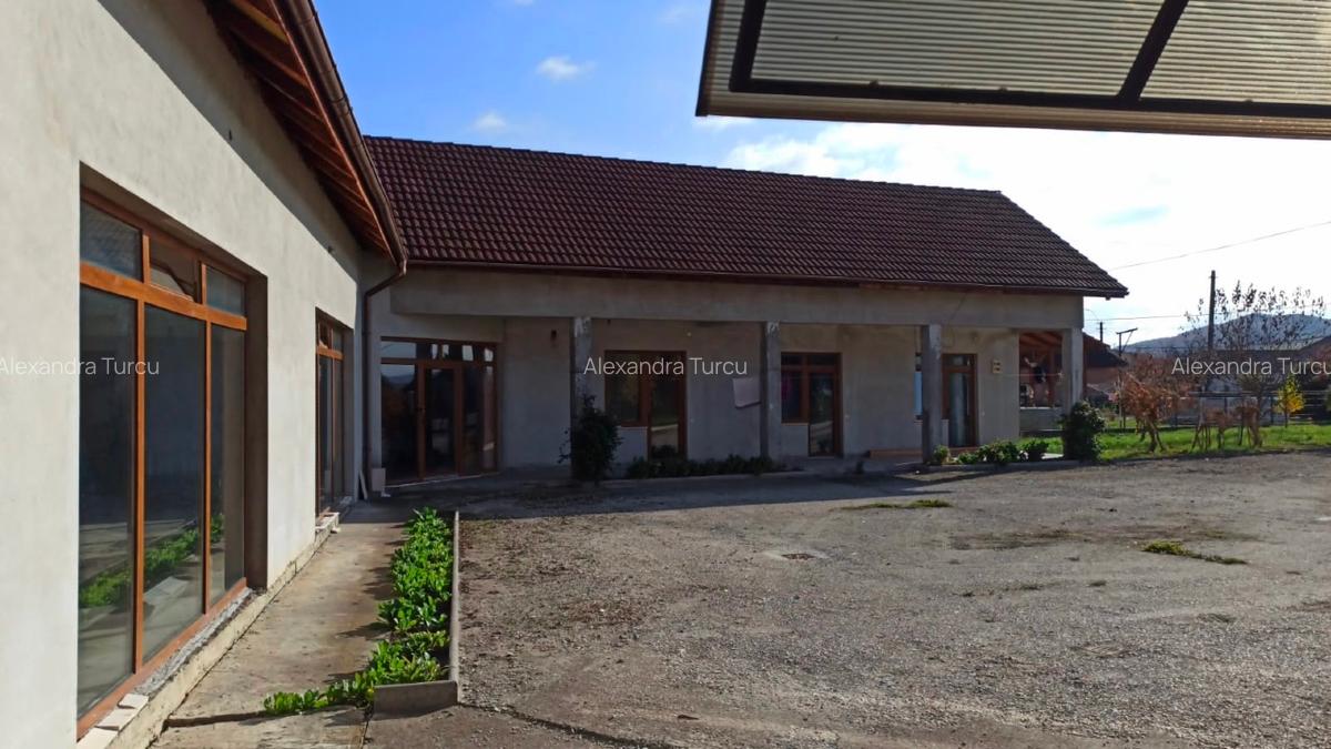 Casa individuala cu spatiu pt activitate - 5