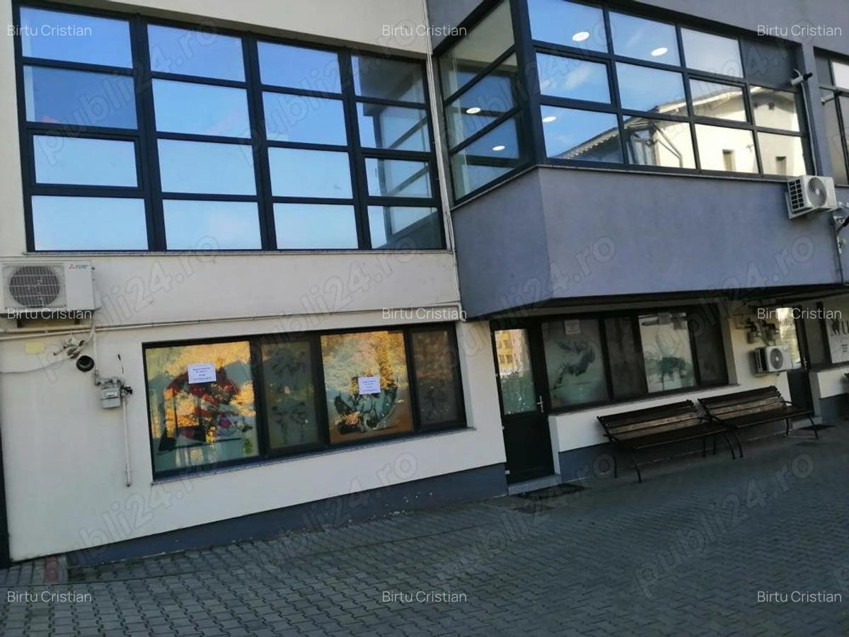 Vand spatiul comercial - 5 Vand spatiul comercial - 5