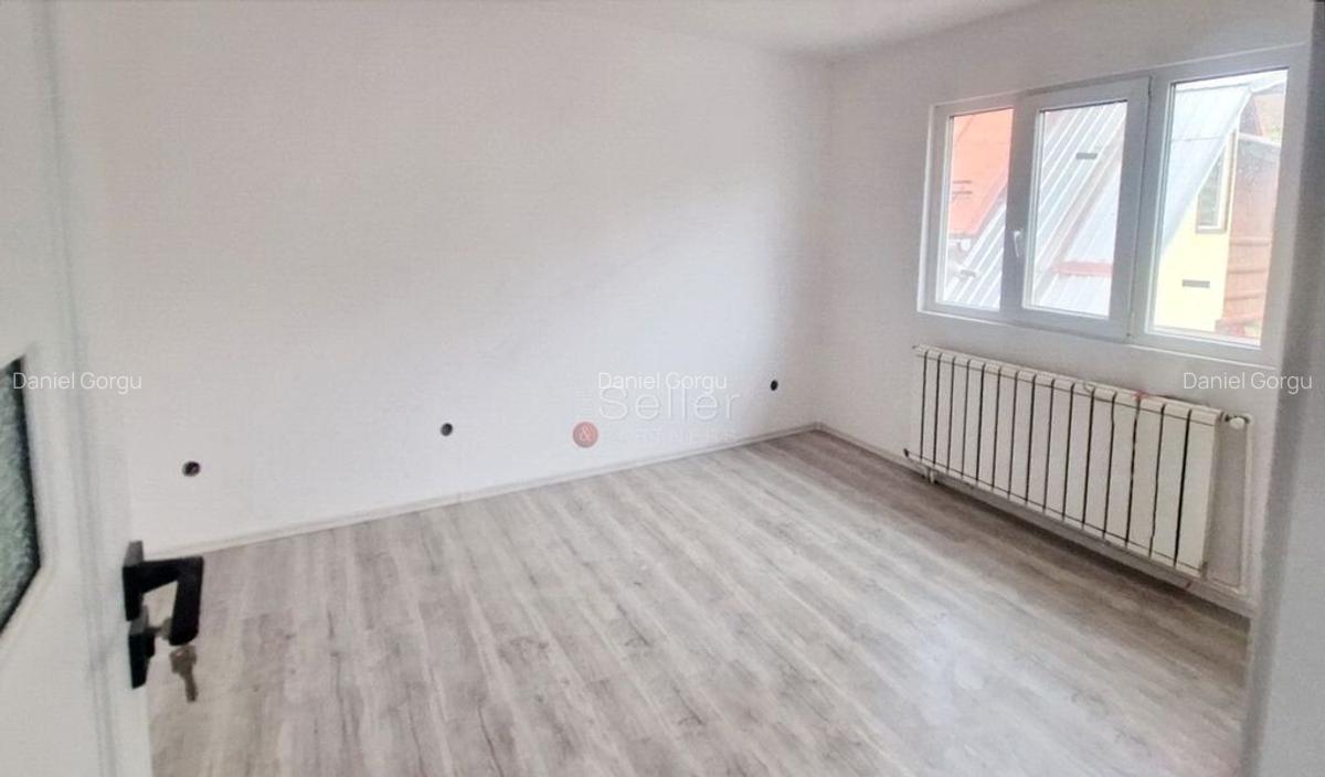 Aproape De Castelul Cantacuzino - 2 Aproape De Castelul Cantacuzino - 2