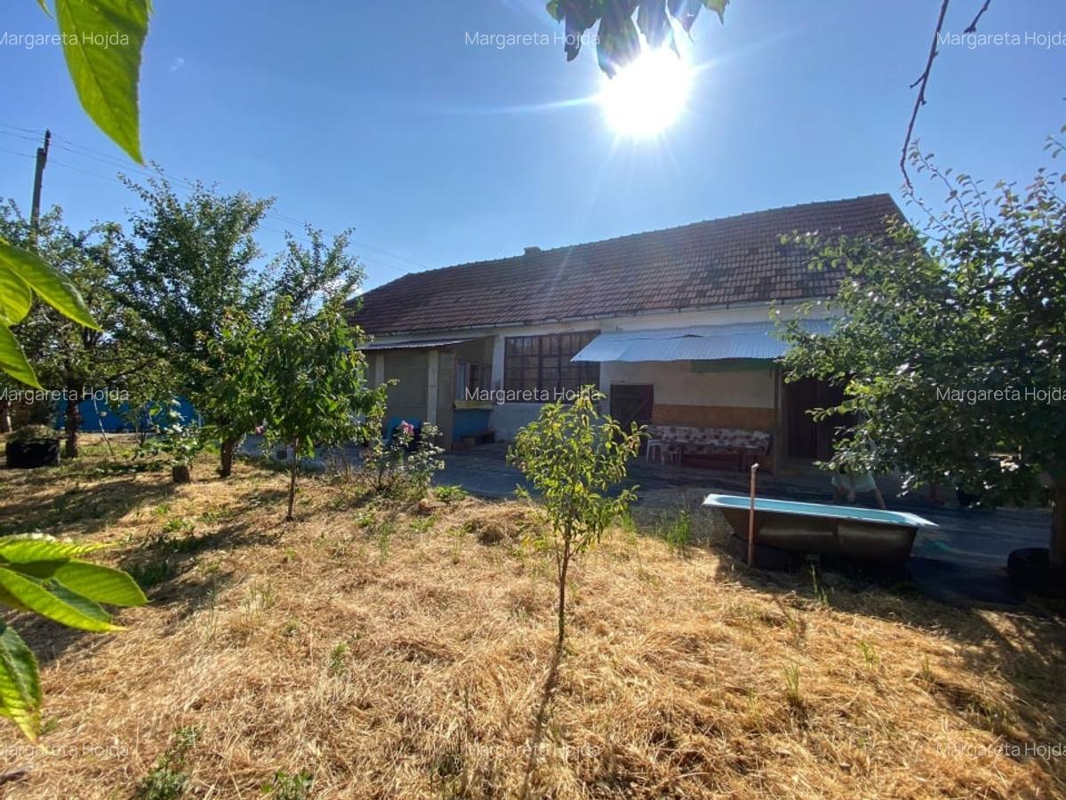 Casa de vacanta , 2 cam, teren 3.381 mp - 3