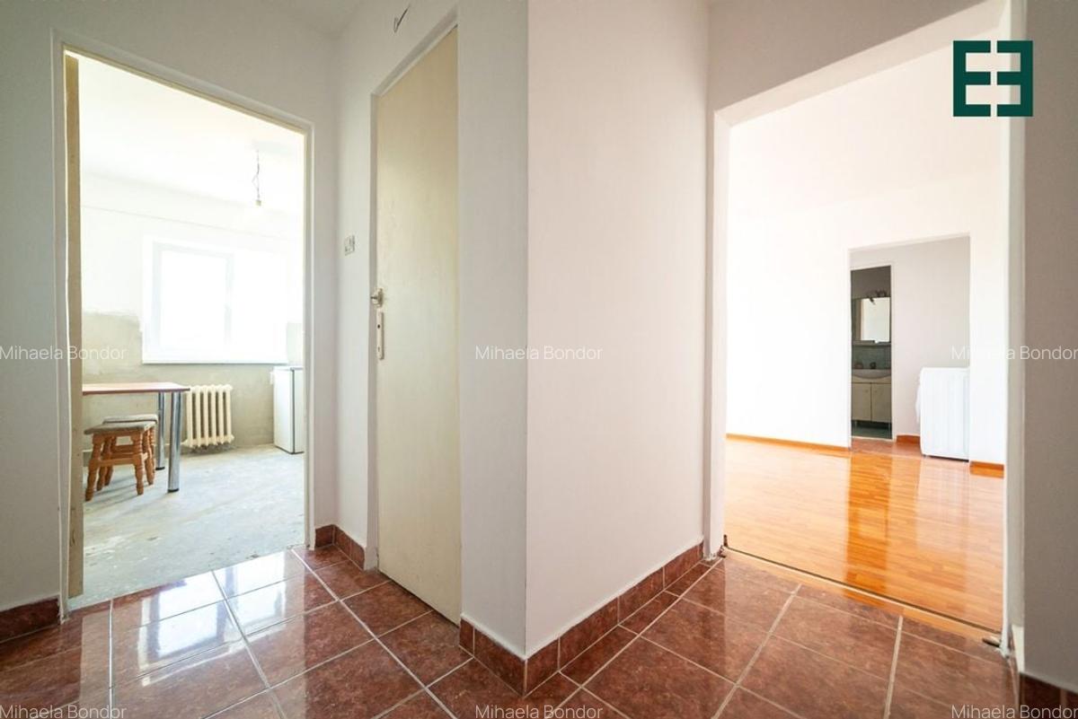 Apartament cu 3 camere etajul 4 Cartierul A. Vlaicu - Arad - 7