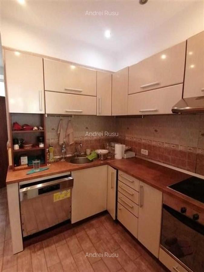 Apartament cu 3 camere decomandat în Centrul Istoric - 3