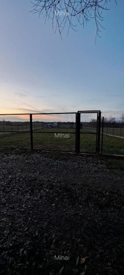 Vând teren intravilan la intrarea în Poplaca, pe drumul Sibiului. - 2