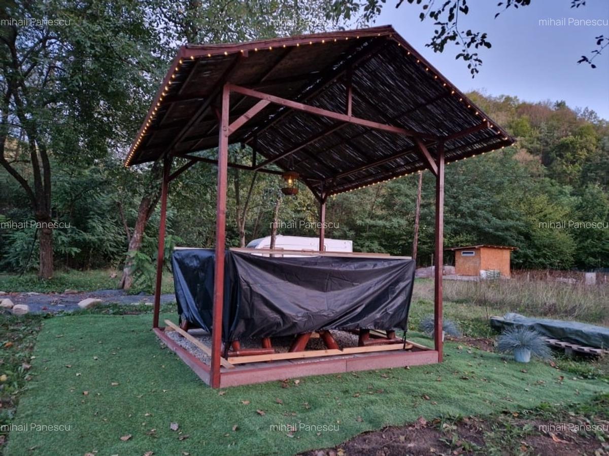 Teren cu constructii Cosmina de Sus - Foisor cu gratar, baie, cabanuta si umbrar - 7