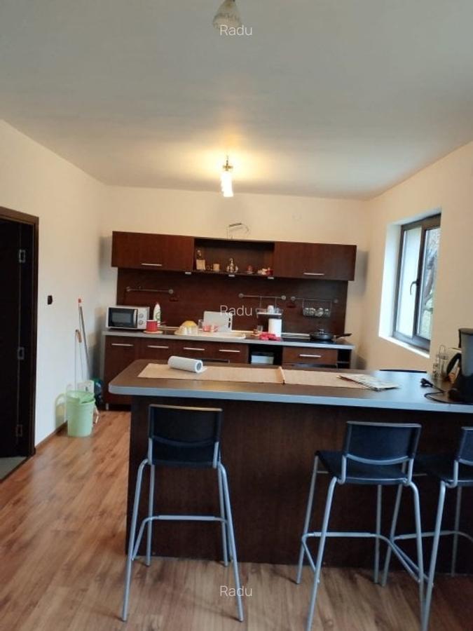 Casă cu 7 camere în Cerașu - 11