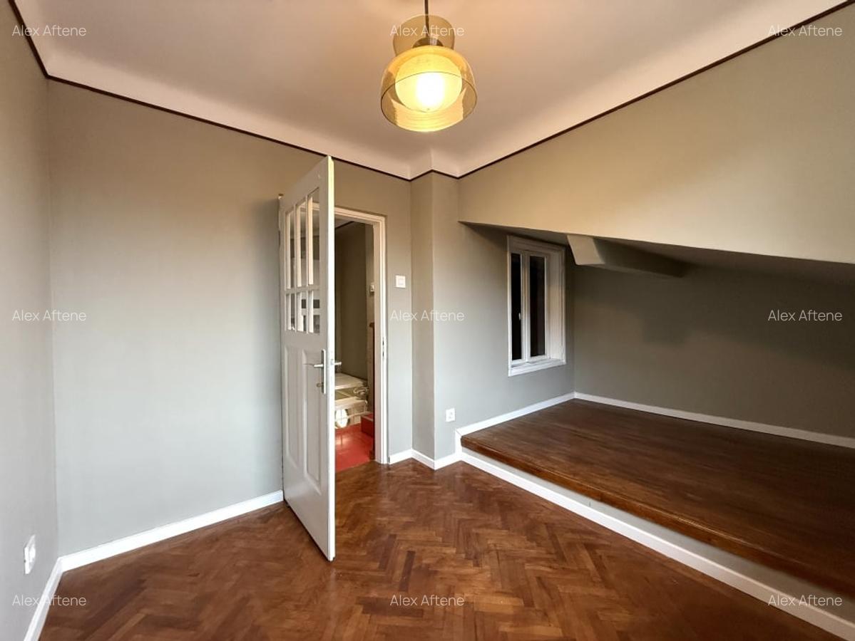 Casa renovata, ideala pentru firma sau locuinta, cu curte, in Crangasi - 6