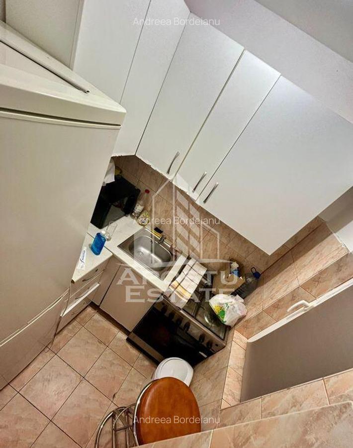 Garsoniera de inchiriat, 22mp, Zona UMT - 2