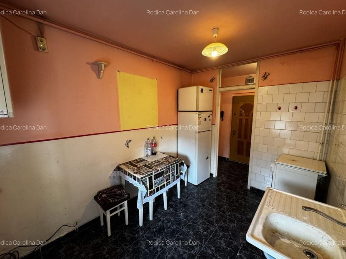 Apartament 2 camere decomandat - Bulevardul Pandurilor, etaj 2/4, 52 m - 9