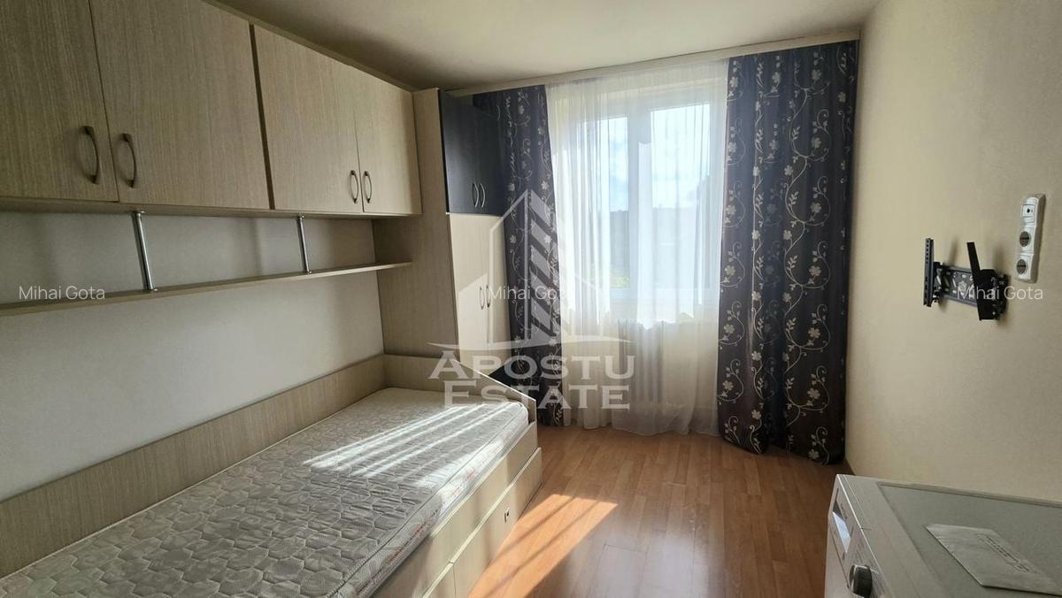 Garsoniera la etaj intermediar, situata in zona Take Ionescu - 1