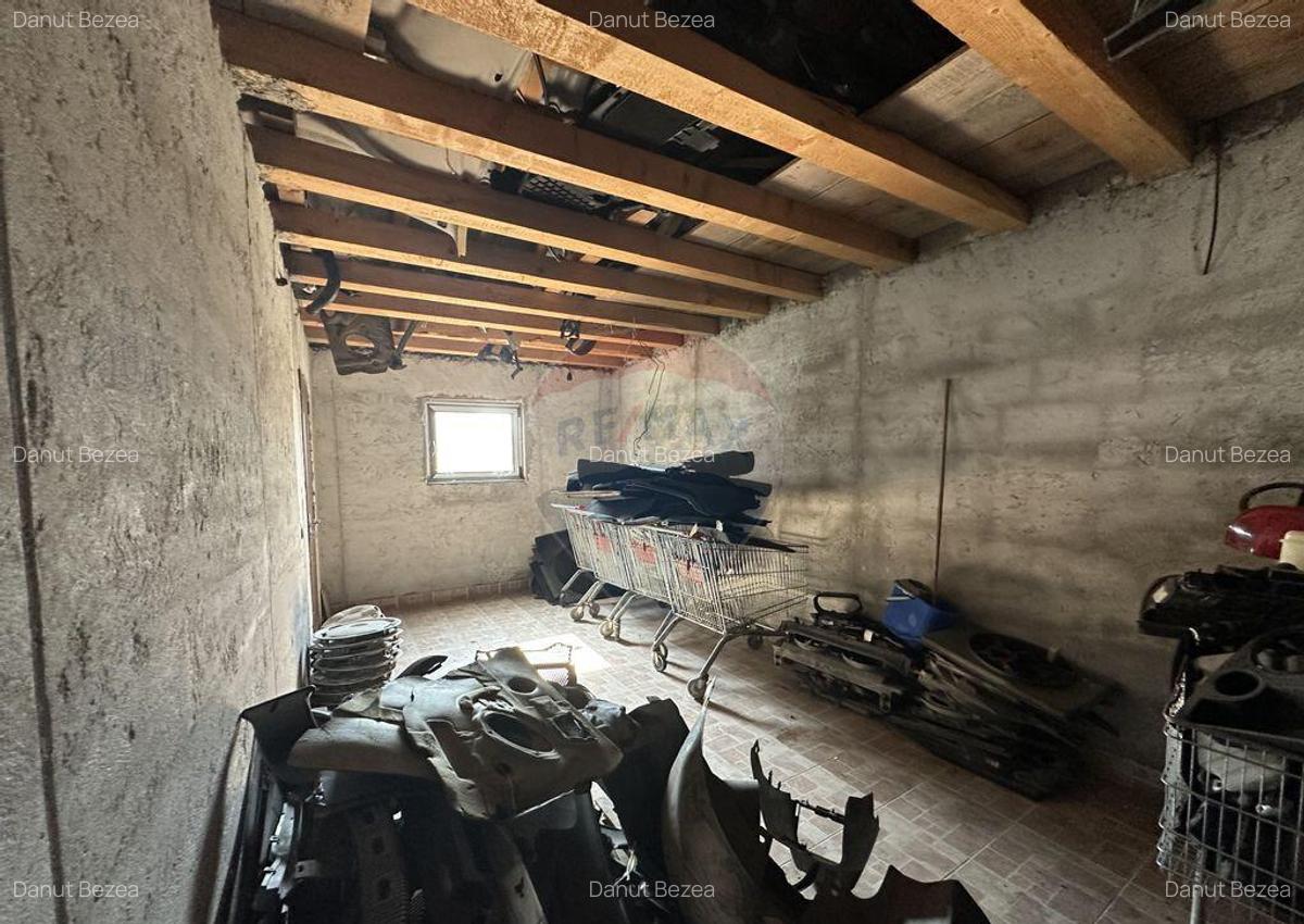 Casa sau Spatiu Dumbraveni langa DN E85 - 14