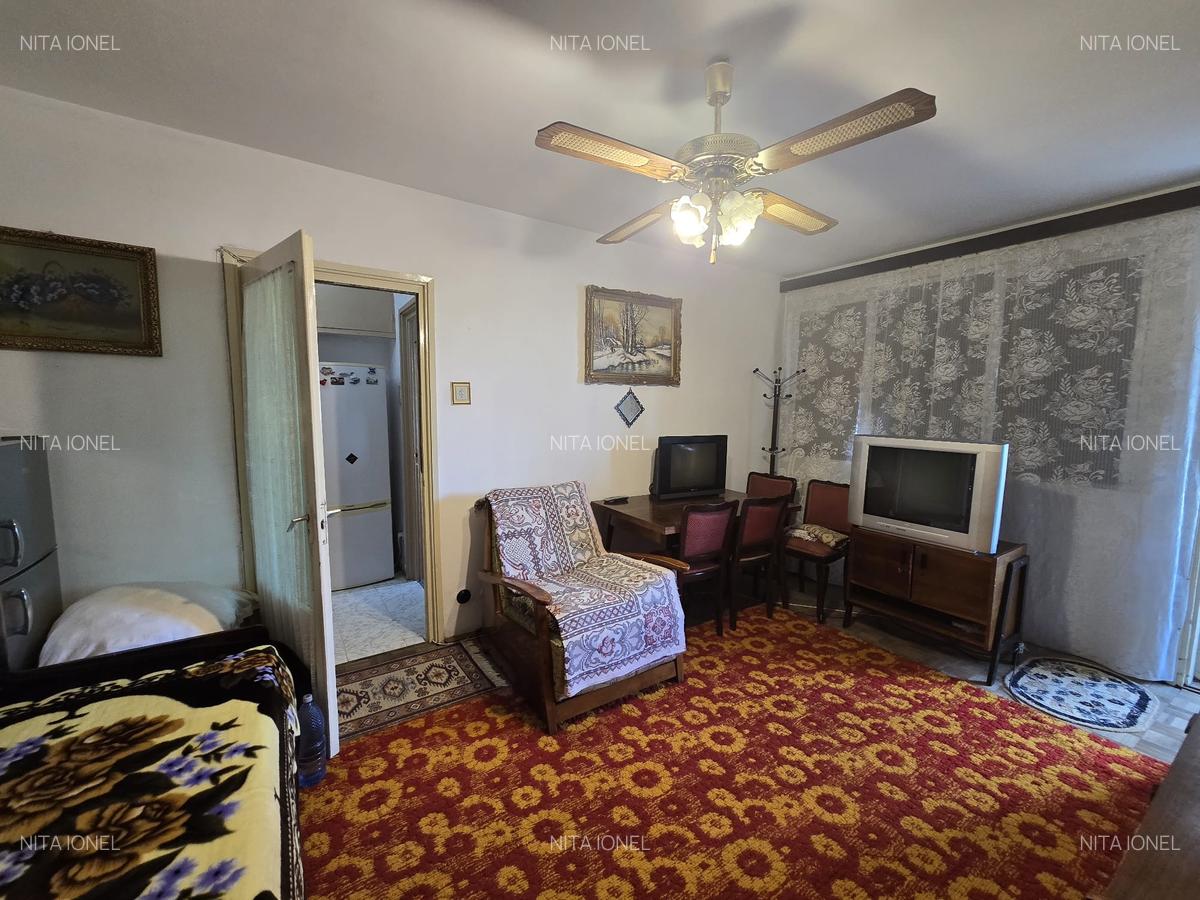 Apartament cu 2 camere semidecomandat în 1 Decembrie 1918 - 18