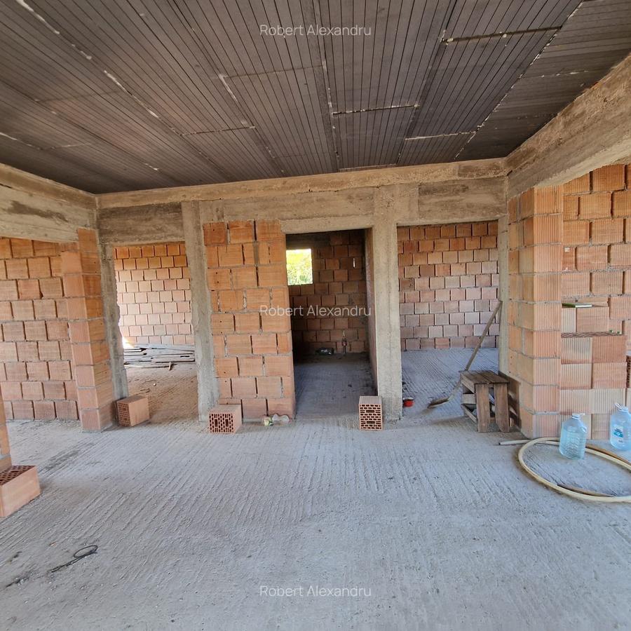 Se vinde casa la rosu, sat  Malaiesti jud. Prahova , pret 72000 euro negociabil - 11