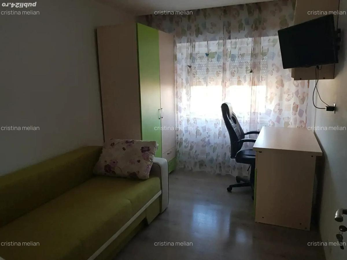 Inchiriez apartament cu 3camere - 4