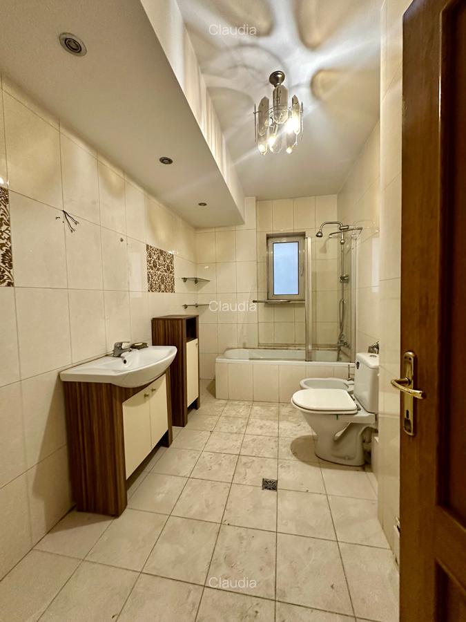 Apartament cu 4 camere decomandat în Primăverii - 20