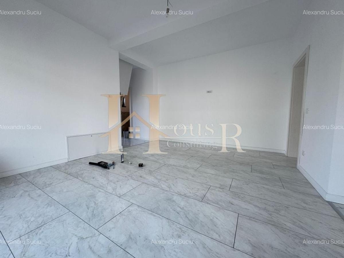 La 5 minute de 4 benzi.Toate Utilitatile.Teren 340 mp - 6