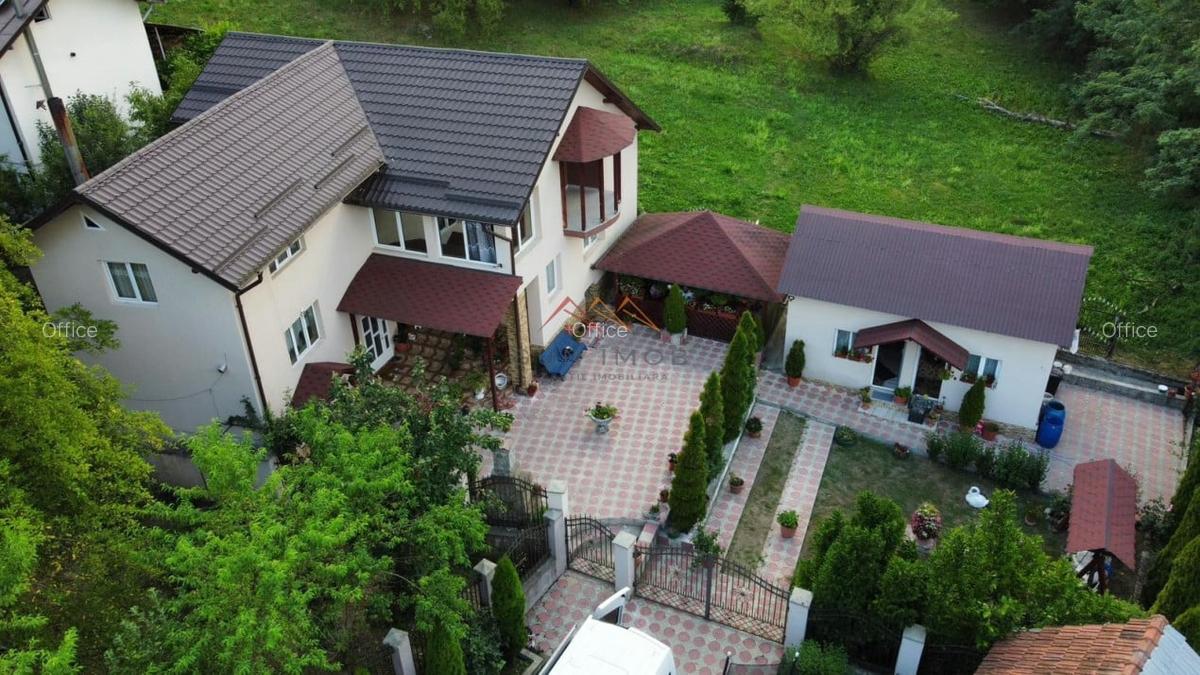 Casa 4 camere, anexe, recent renovata, foisor, teren 781mp, Izvoru, DB - 2