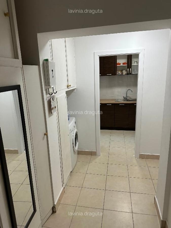 Închiriez apartament 3 camere, zona Medicina - 2