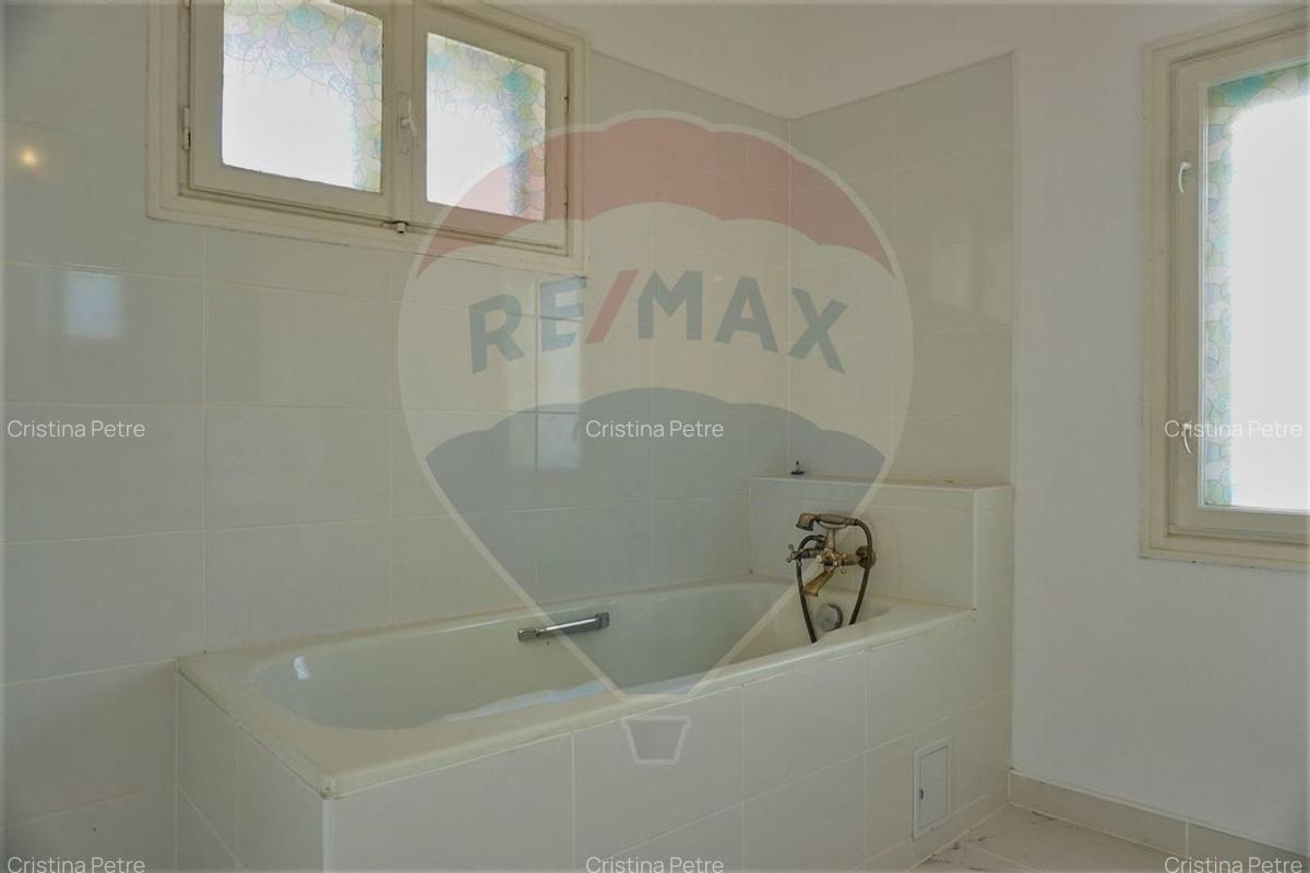 Casa / Vila cu 7 camere de vanzare in zona Bucurestii Noi - 11