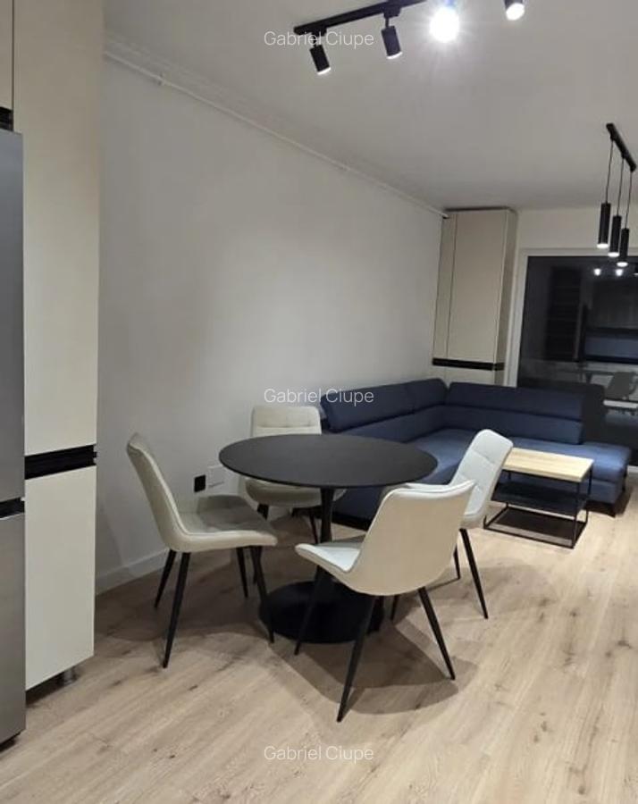 Apartament cu 2 camere, 45 mp, balcon, zona Eroilor - 2