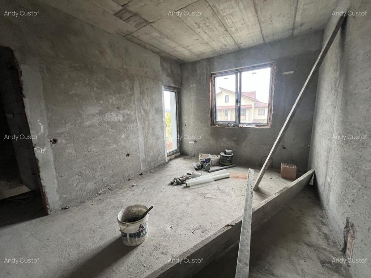 Duplex la gri 175 mp utili 58 mp demisol curte 180 mp  3 bai 3/4 dormitoare - 29