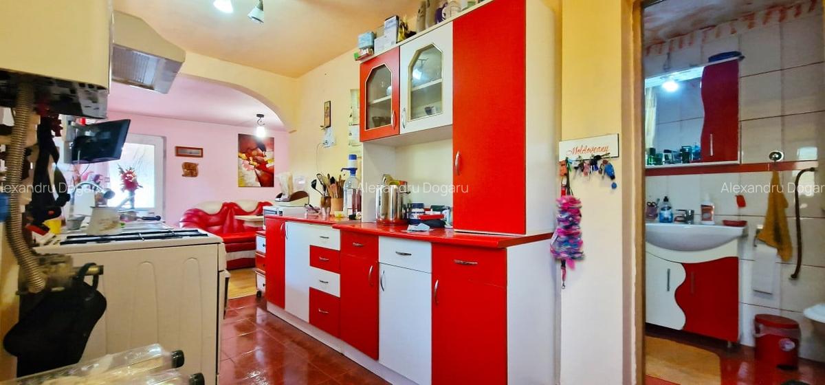 OPORTUNITATE DE INVESTIT! Casa + 2 garsoniere la doar 80mp de plaja, Faleza Nord - 2