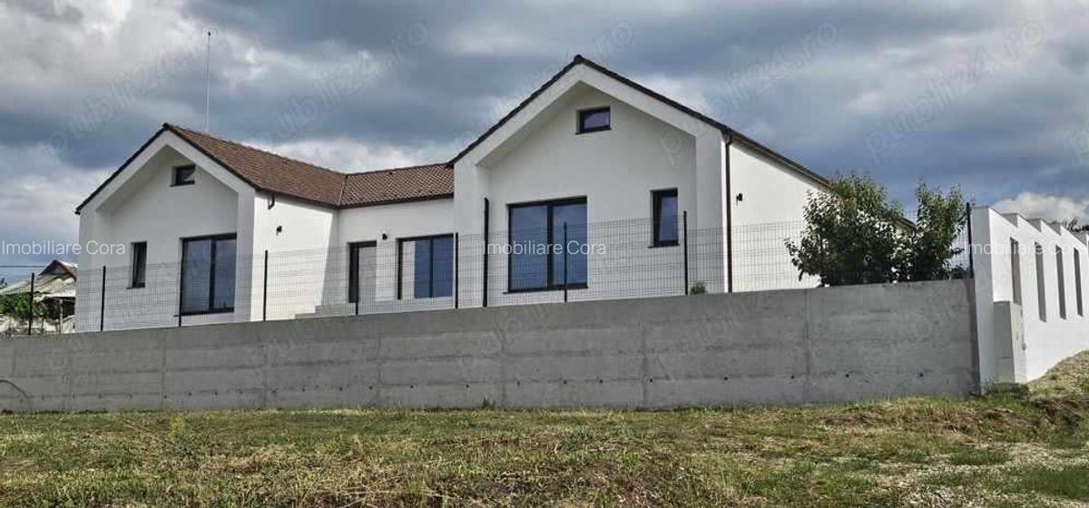Casa de vanzare, zona dealuri str. Piatra Craiului - 1