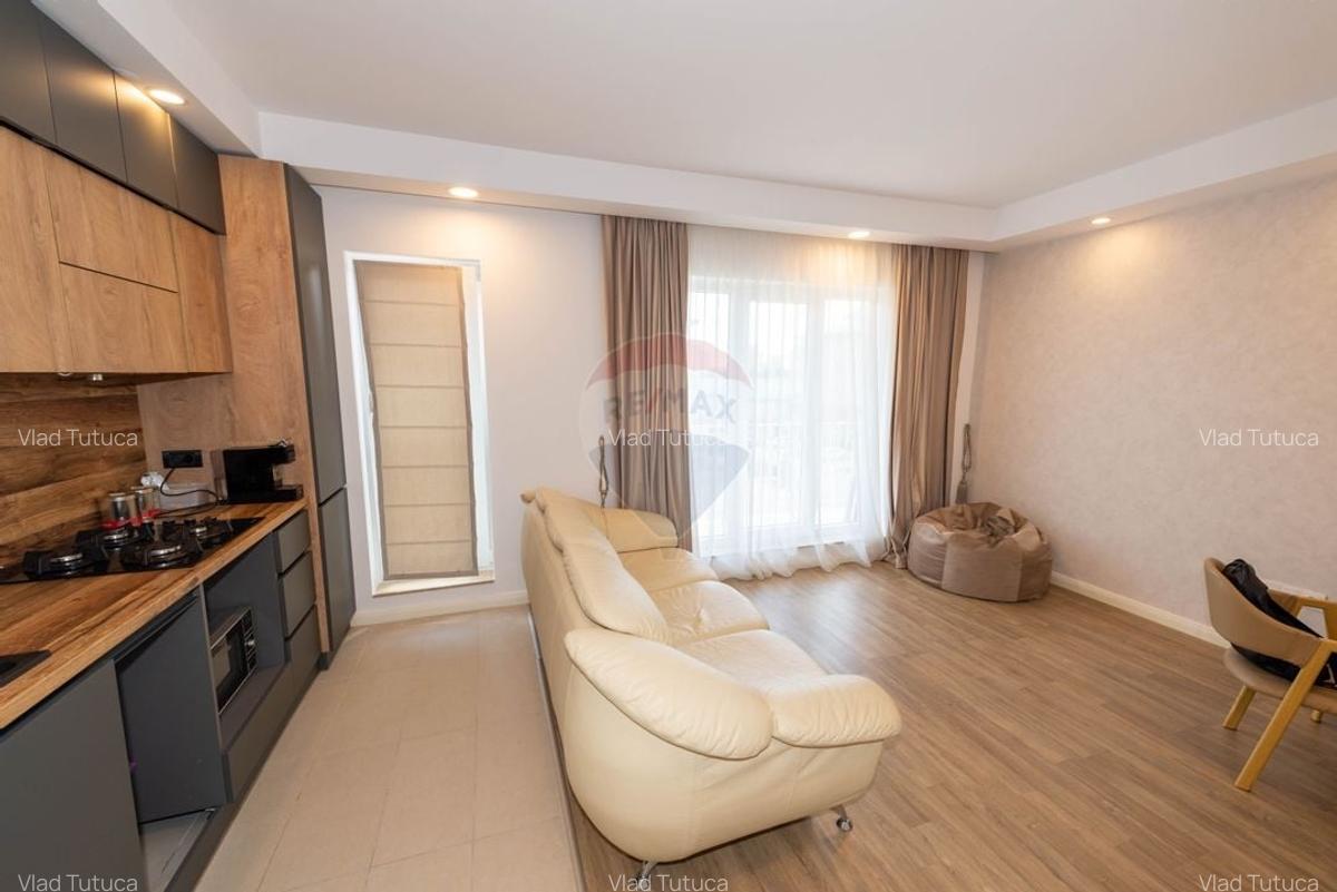 Vanzare apartament cu 3 camere mobilat si utilat ansamblu Cosmopolis - 1