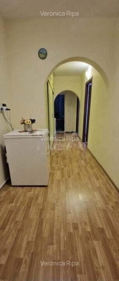 3 camere, decomandat, et 3/13, 80 mp-Bdul Iuliu Maniu, Gorjului. - 5