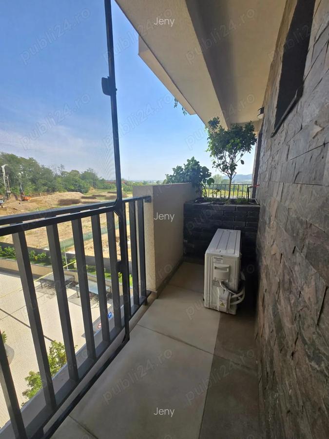 Vand apartament cu 2 camere si boxa la etajul 5 - 5