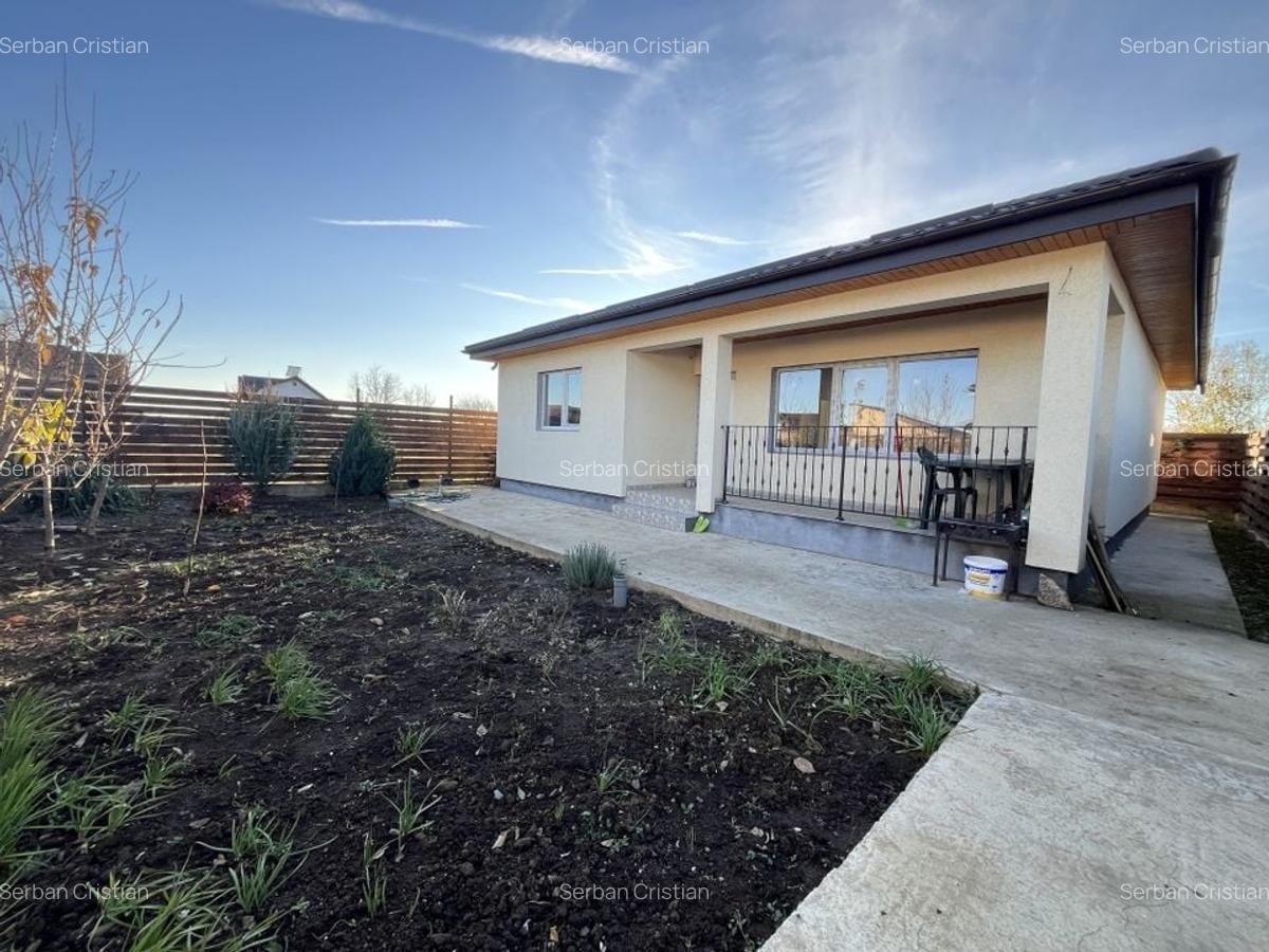 Glina stadion casa parter 4 camere - 2