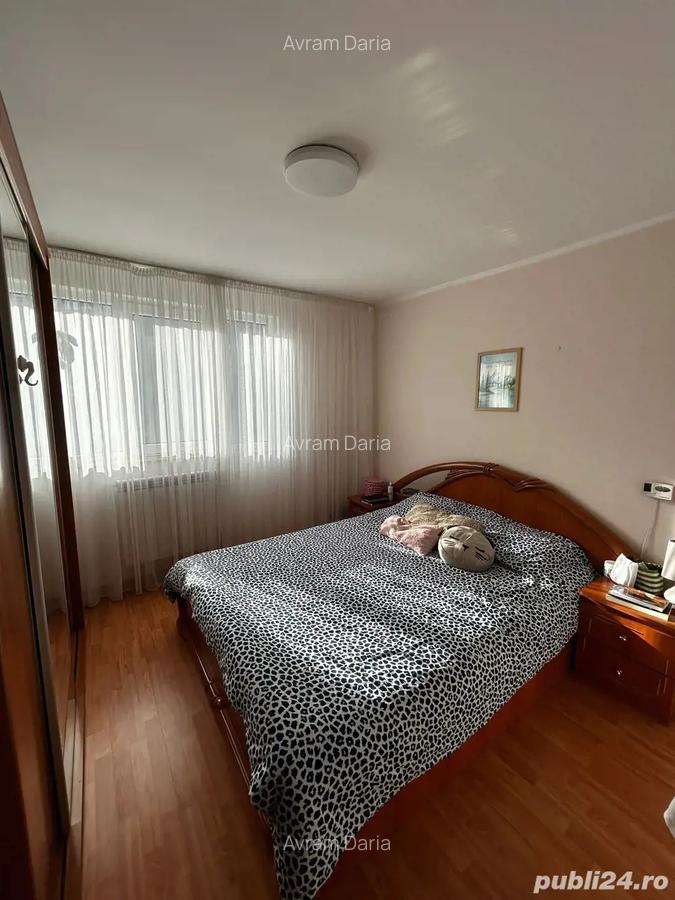 Inchiriez apartament cu 3 camere - 4