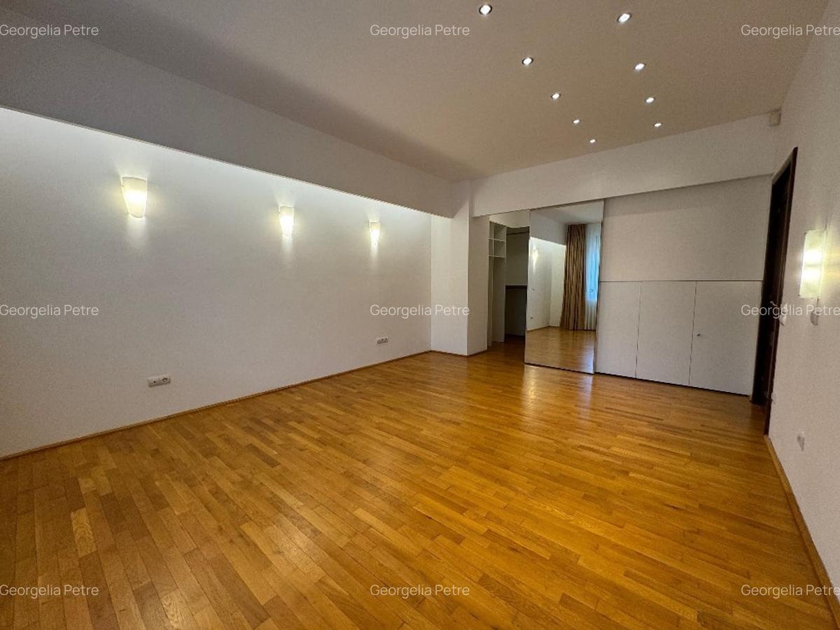 Apartament spatios cu terasa 20mp, garaj si boxa// Clucerului - 11