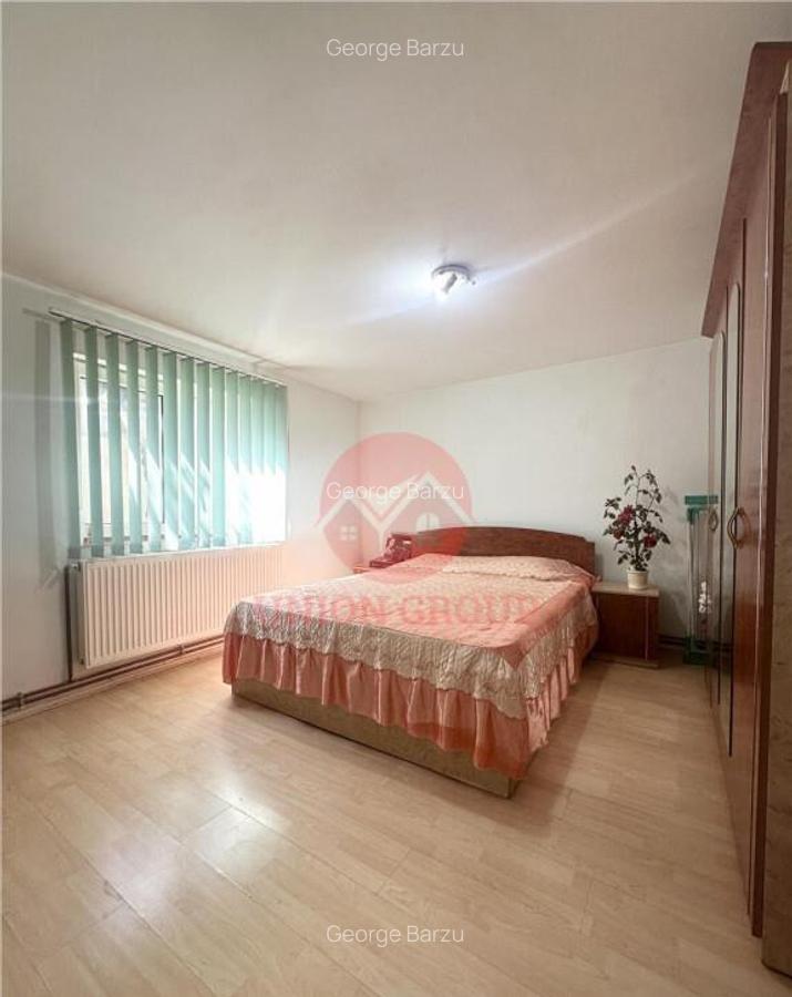 Casa cu Potential Multiplu, Pretabila Pentru Doua Familii sa - 10