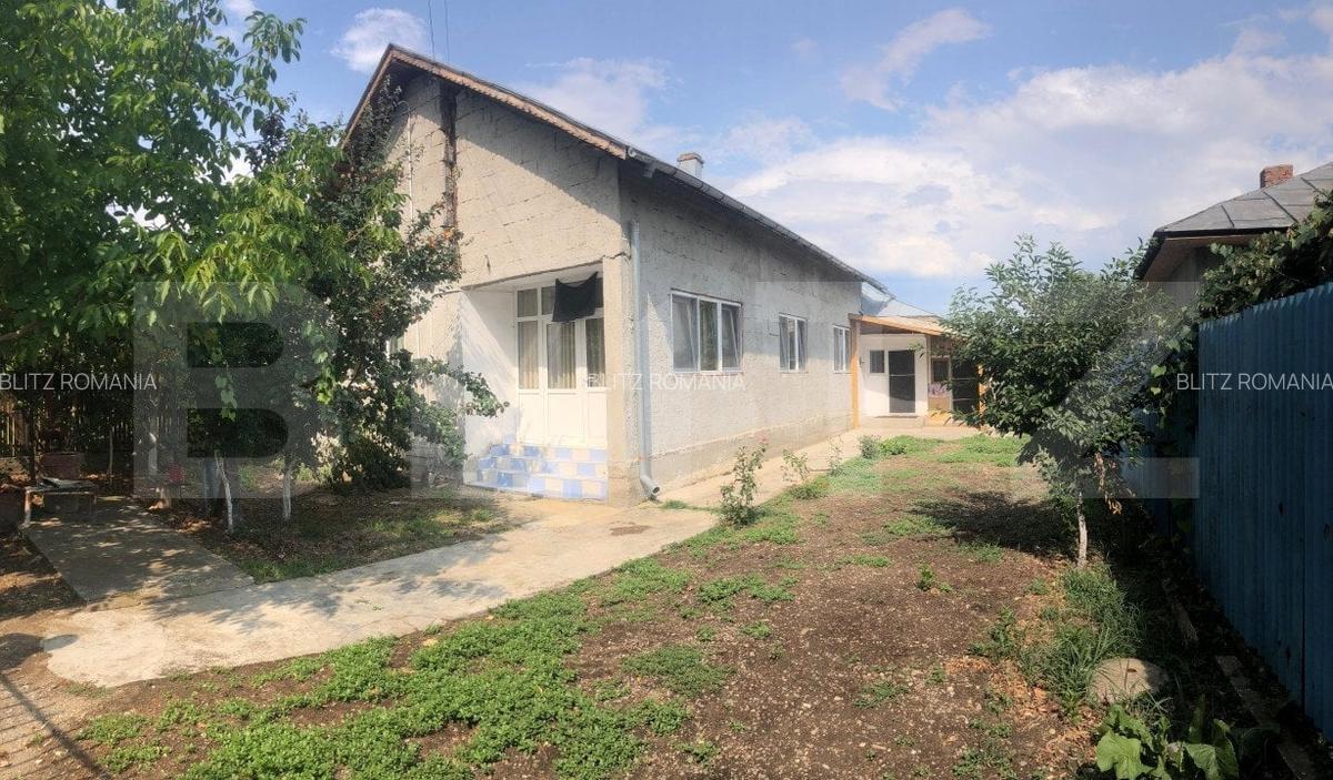 Casa individuala cu 4 camere, teren 2906 mp, la 3 km de Gaesti - 1