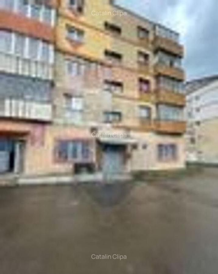Apartament cu 3 camere de vanzare in zona Sud-Est - 2