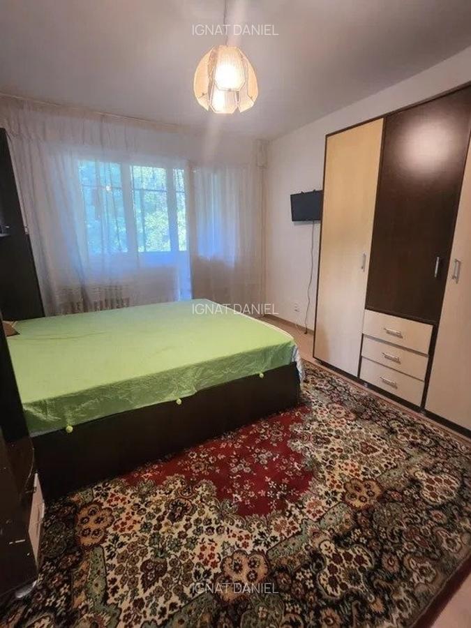 Apartament cu 2 camere, decomandat, etajul 3/4, zona Podu Ros - 2