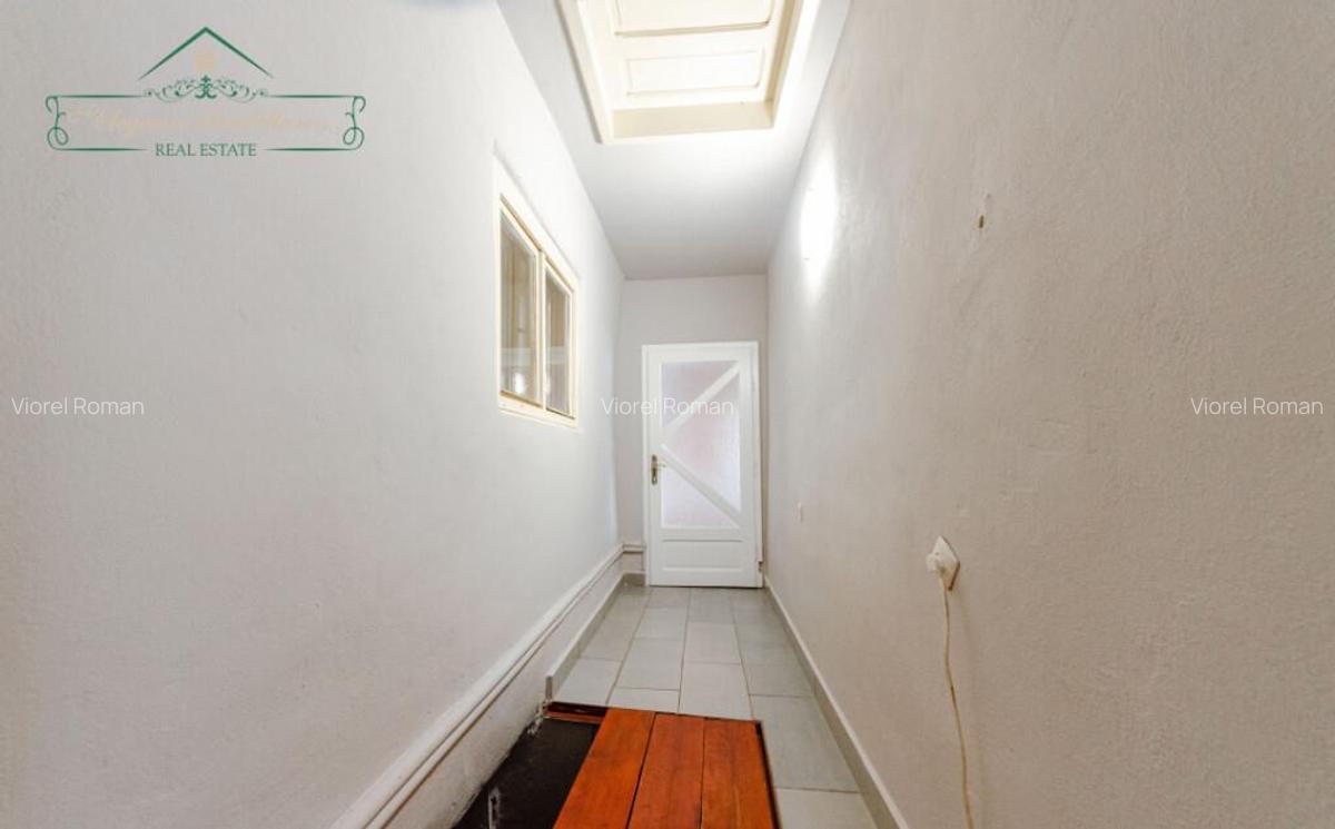 Casa cu 4 camere, centrala proprie si 1440 mp teren, Comuna - 13