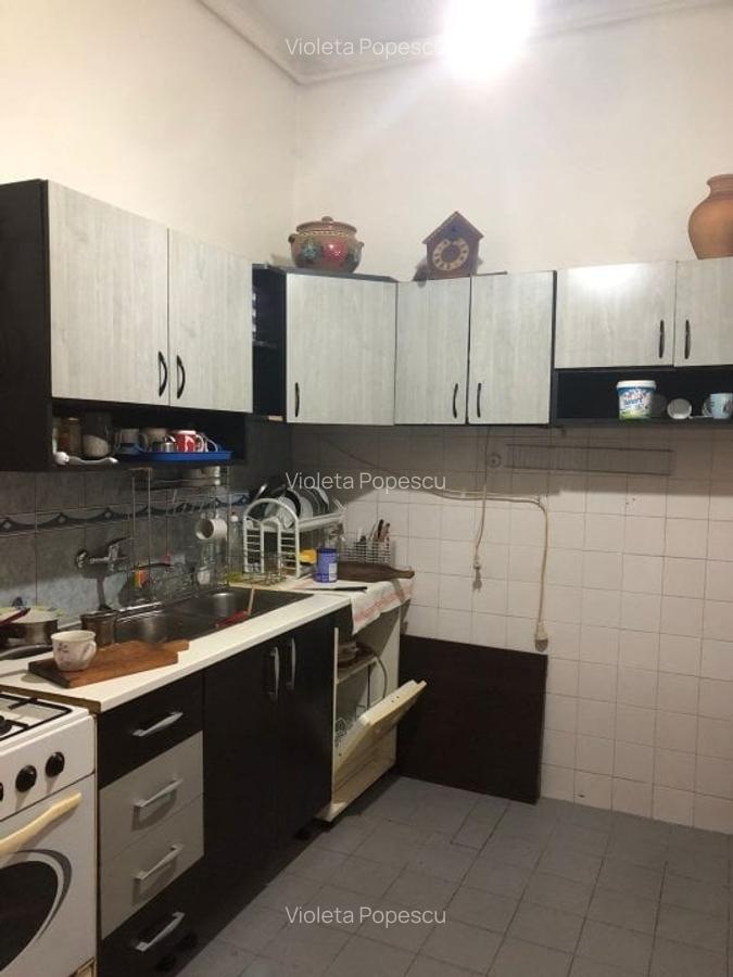 Apartament cu 4 camere semidecomandat în Dâmbovița - 7