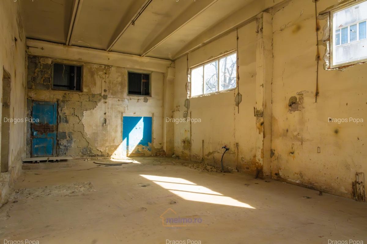 Hala de 307 mp - pozitie strategica intre Gara si Școala Nr. 2 - 12