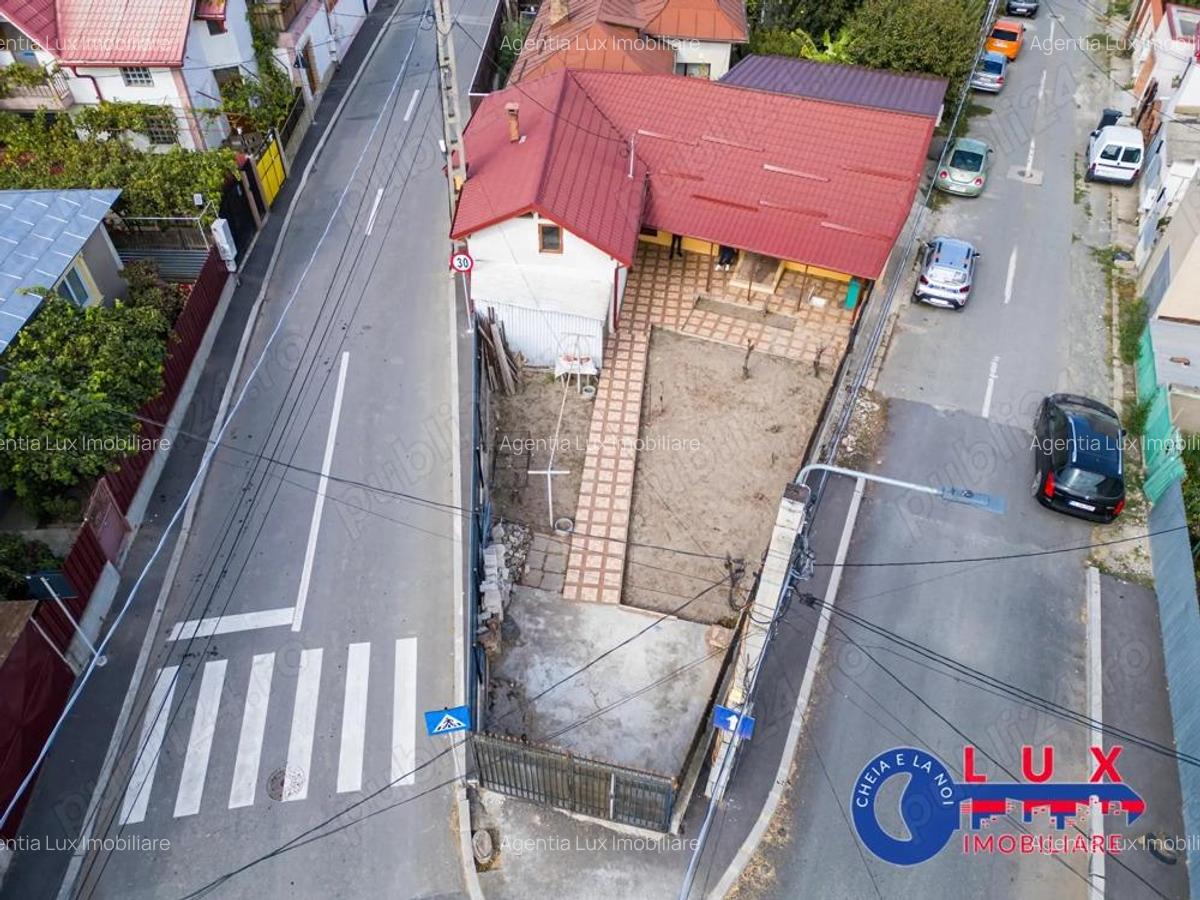 ID 6720 EXCLUSIVITATE CASA pe Strada Trandafirilor - 3