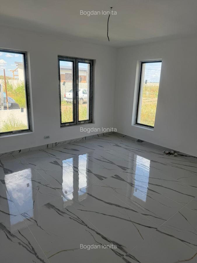 Casa ieftina - 3 Camere- Terasa - 2 Bai - Curte 351mp - Comuna Berceni! - 23