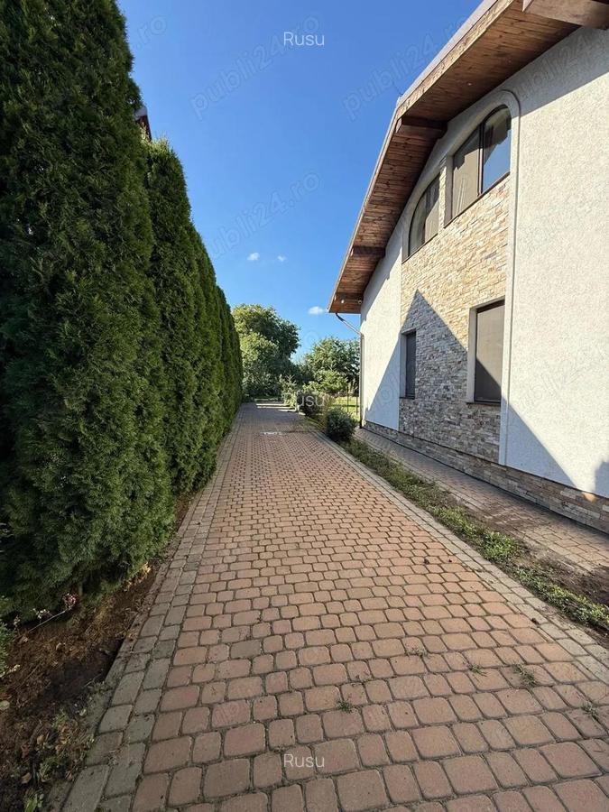 Proprietate Deosebita in Radauti . Casa de vanzare cu 1000mp2 teren direct proprietar Comision 0% - 1
