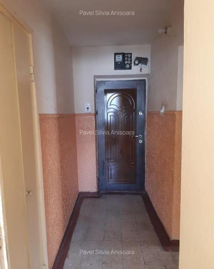 Apartament 3 Camere Decomandat i^n Zona Baia Comunala,et 1 - 8