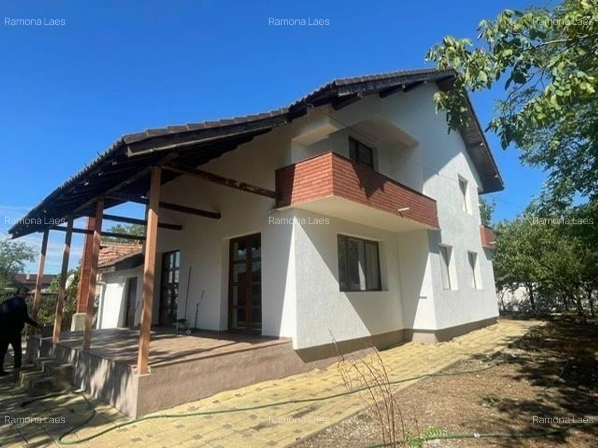 Casa solida, moderna si luminoasa; liniste totala in natura! - 2